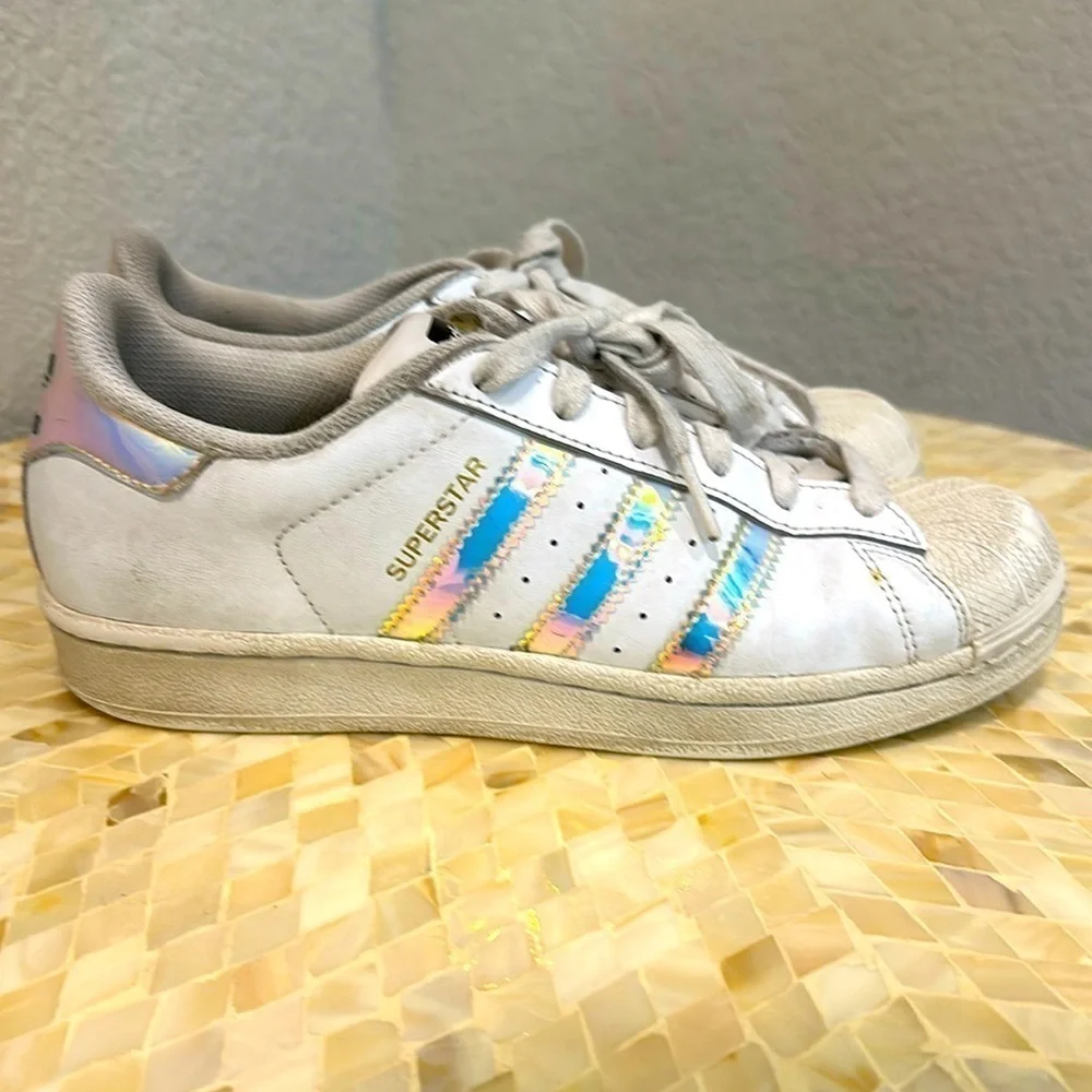 Adidas superstar sneakers girls size 4.5